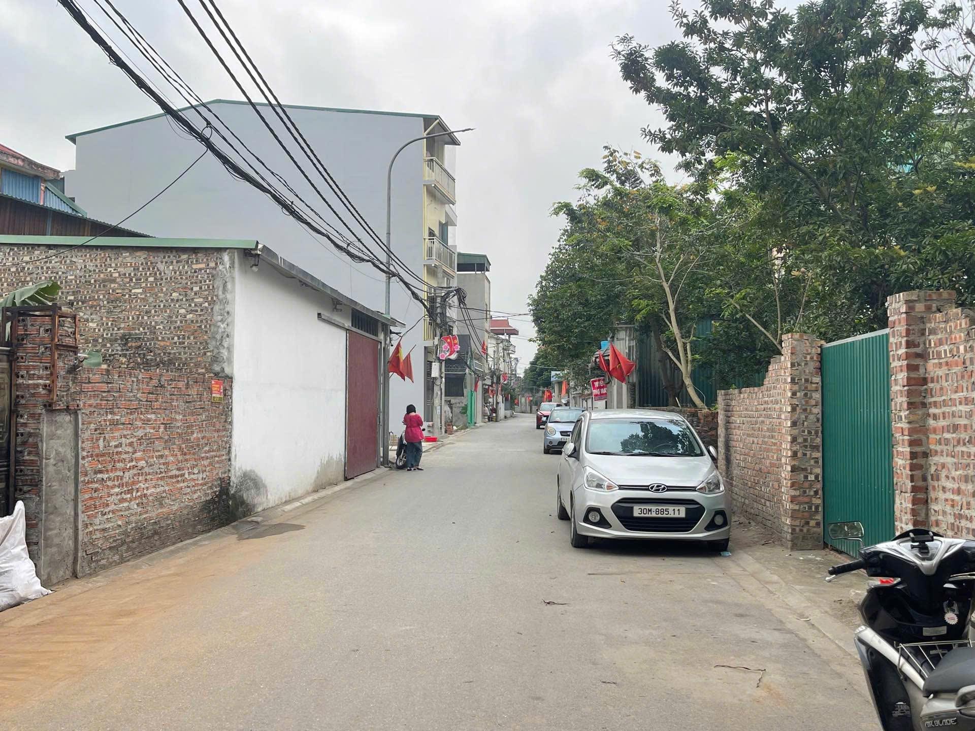GIẢM CHÀO 1 TỶ - BÁN NHÀ DU NỘI ( ĐÔNG ANH) - NHÀ 3 TẦNG DÂN XÂY - 30M RA ĐƯỜNG