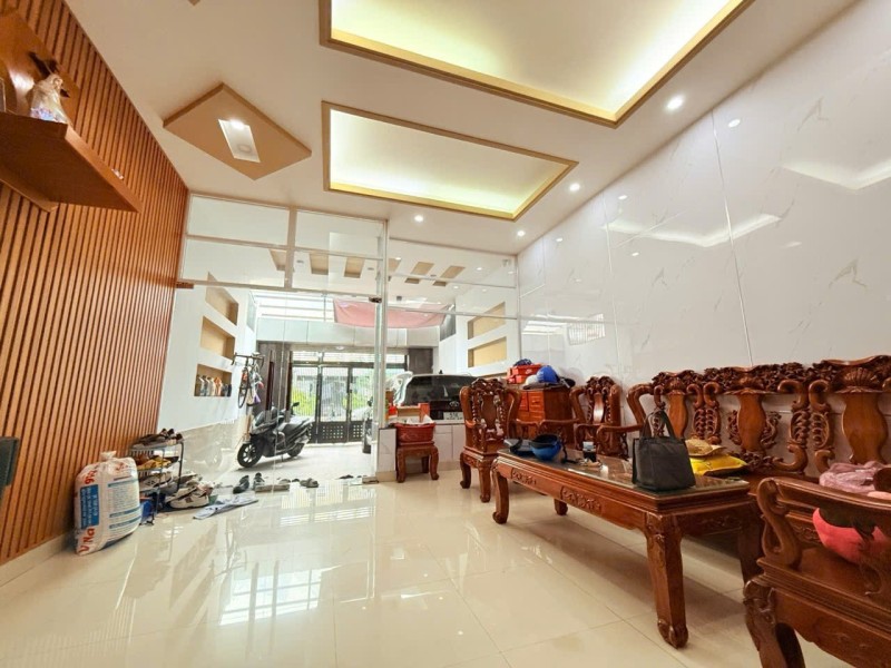 Bán nhà mặt tiền đường 494, Tăng Nhơn Phú A, Q9, Thủ Đức, TP HCM. DT 105m2 , 4