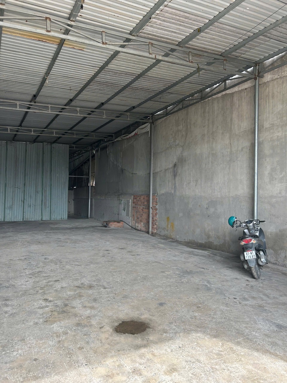 CHO THUÊ KHO XƯỞNG 120M2, GIÁ RẺ NGAY CHỢ ĐẦU MỐI HÓC MÔN