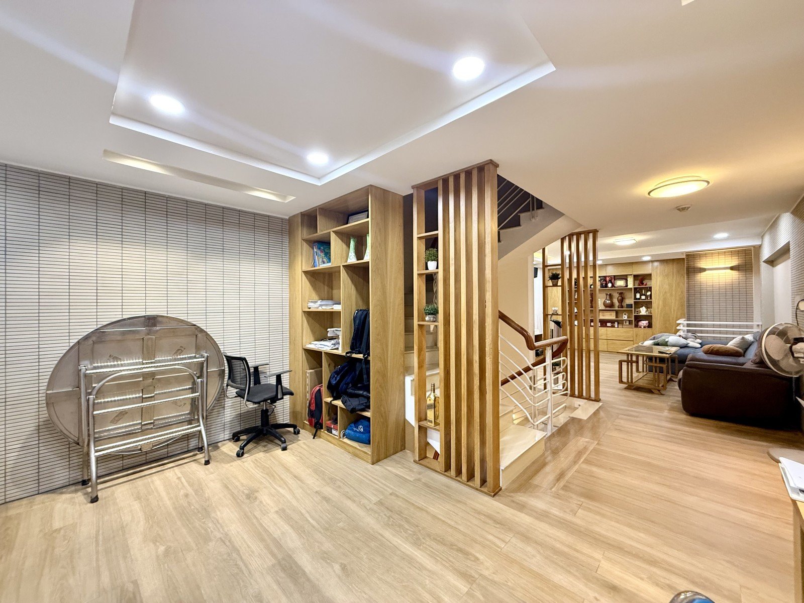 BÁN NHÀ SƯ VẠN HẠNH -  QUẬN 10 – HẺM NHỰA OTO NỘI THẤT CAO CẤP