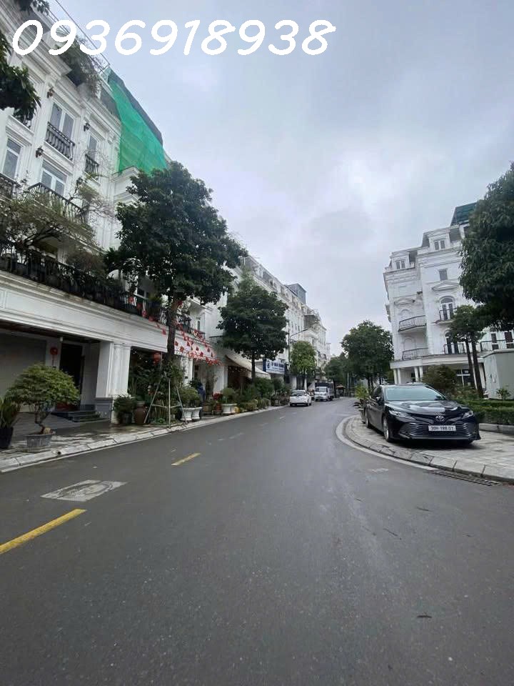 Siêu rẻ-11.5 tỷ-7t thang máy-gara ô tô-nhà mới-CHỈ CÒN 1 CĂN DUY NHẤT-Đại Mỗ,