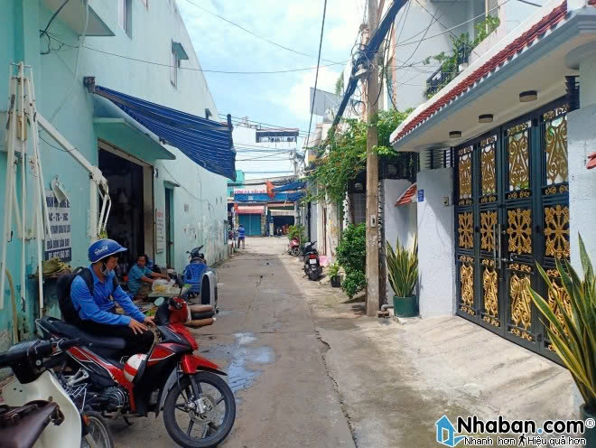 NHÀ ĐẸP – GIÁ TỐT–CHÍNH CHỦ CẦN BÁN NHÀ Tại Đ. BÀNH VĂN TRÂN, P.11, Q.TÂN BÌNH,