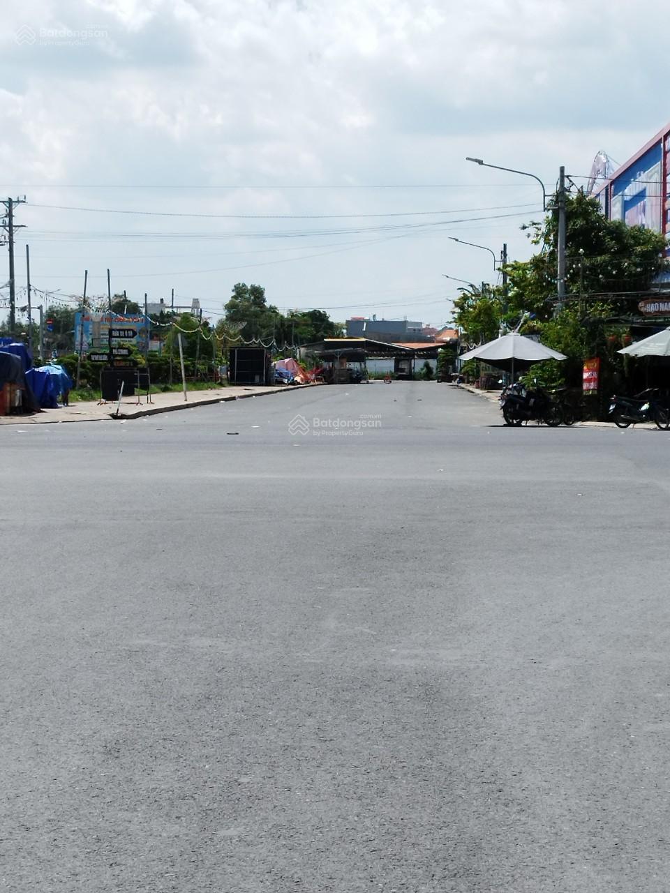 Nhà có việc gấp, cần bán lô đất 125m2, giá 1.8 tỷ, MT ĐT 769, Khu TDC Lộc An, SH