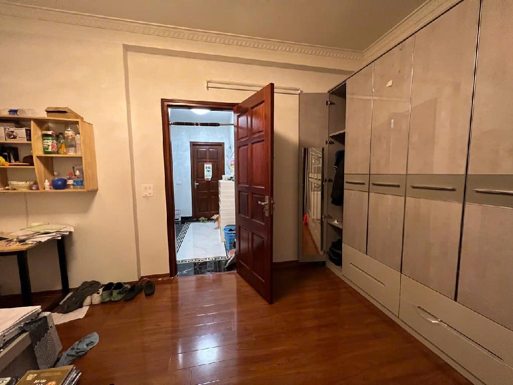 Bán nhà dương văn bé 5 tầng thang máy long lanh ô tô hai bà trưng