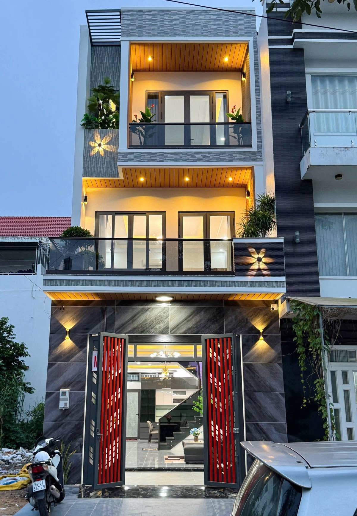Nhà đẹp MT Nguyễn Kim Công, TP Tân An, 2 tỷ 5 – gần Aeon Mall