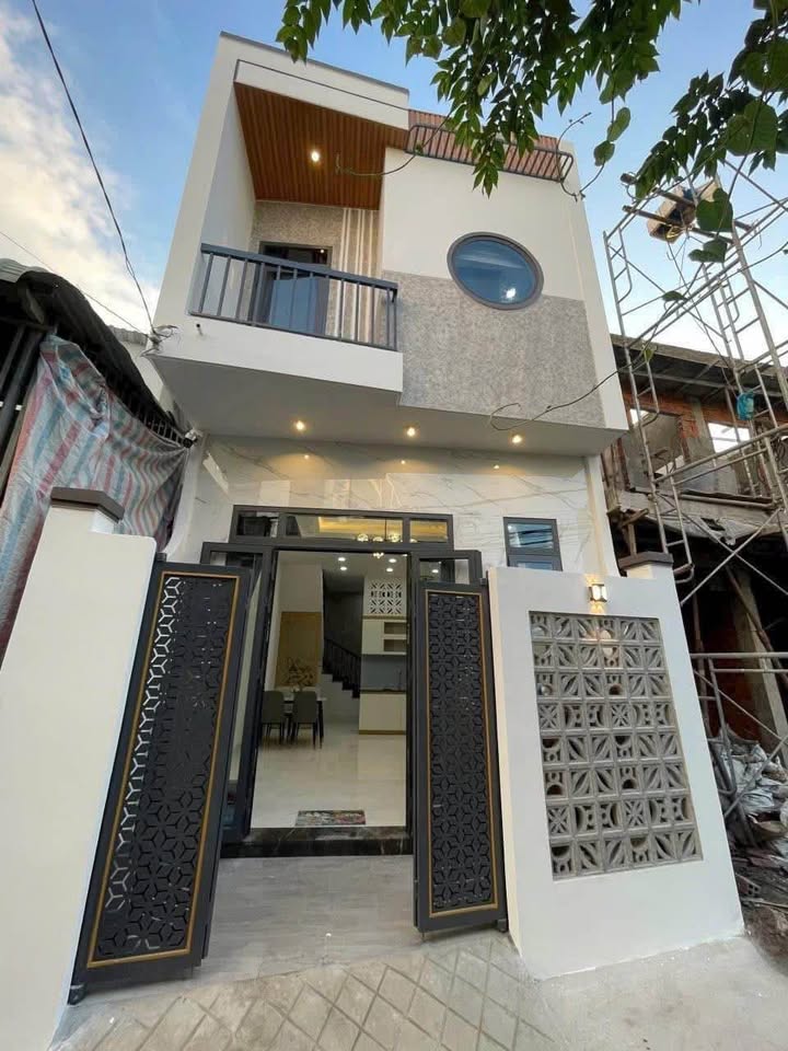 CHÍNH CHỦ BÁN GẤP – NHÀ 93M² – GIÁ 2 TỶ 200 – VAY NHANH 70%