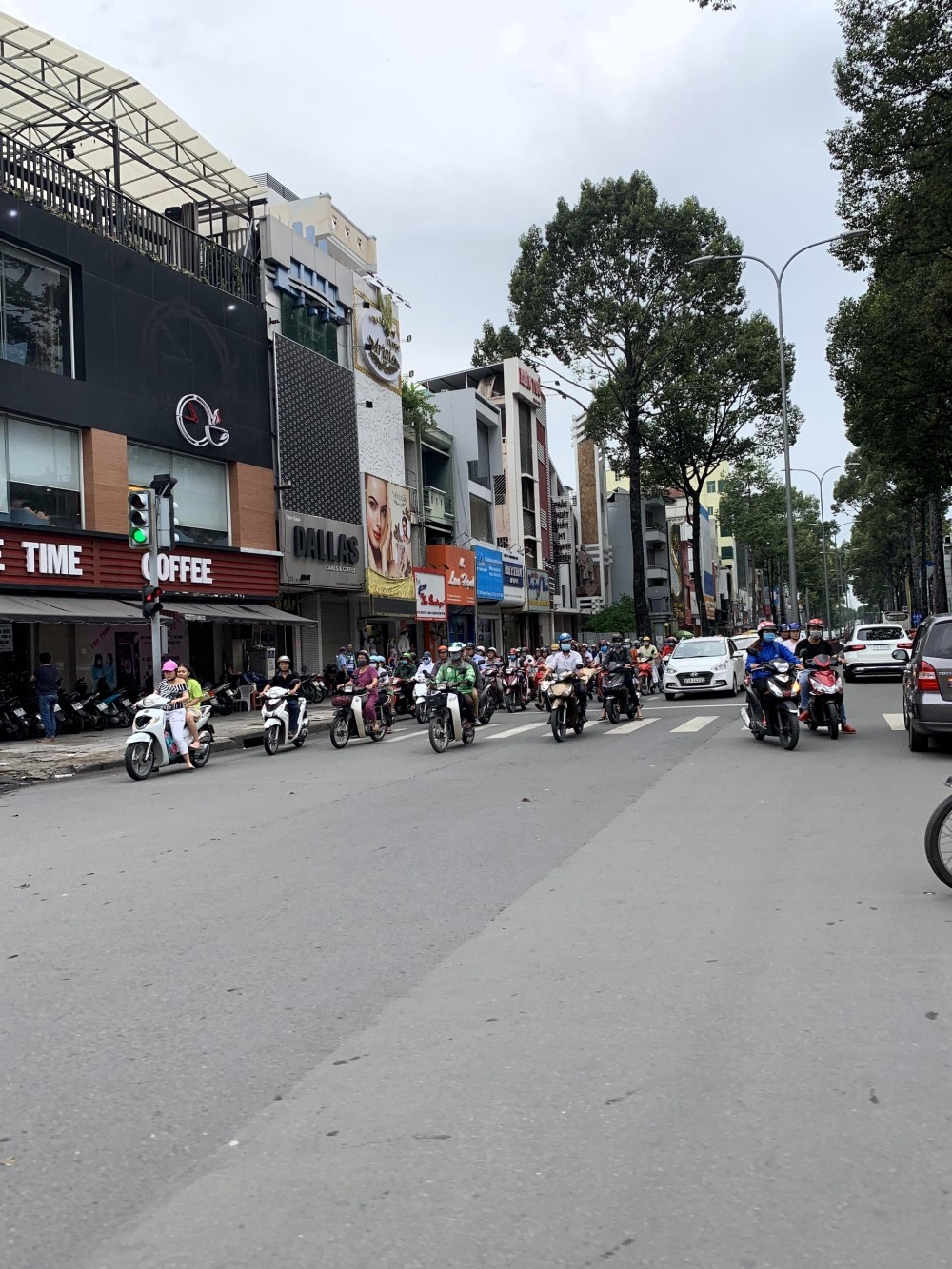 CC bán nhà mặt tiền KD Nguyễn Văn Cừ, Q5. 4,5x45m. 3 tầng. Giá 33 tỷ