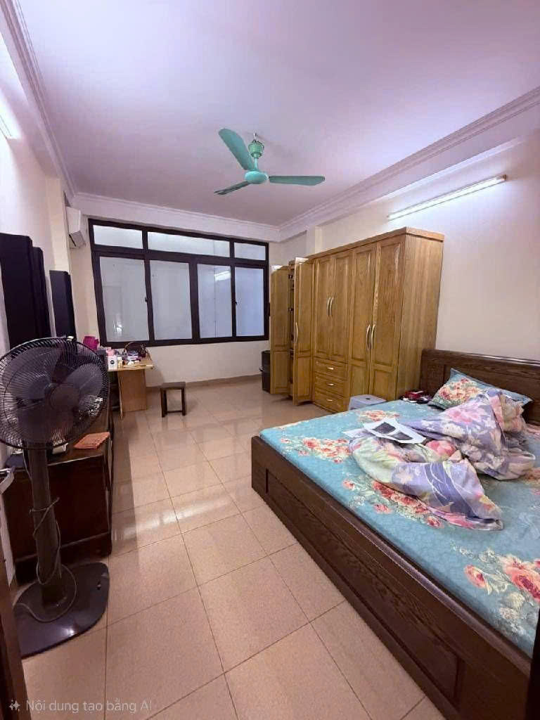 Bán nhà nguyễn khoái trong đê 4 tầng dân xây chắc chắn gần phố hai bà trưng