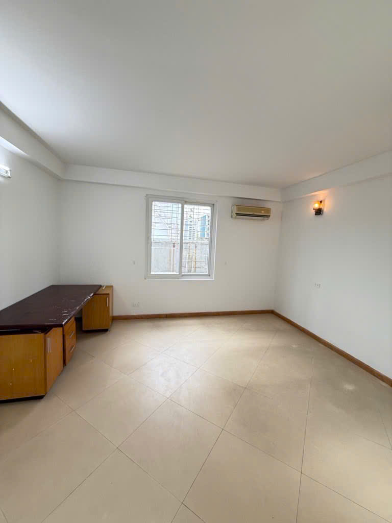 Nhà đẹp Ba Đình – 2 thoáng, full nội thất gỗ, vài bước ra Hồ Tây – hiếm có khó t