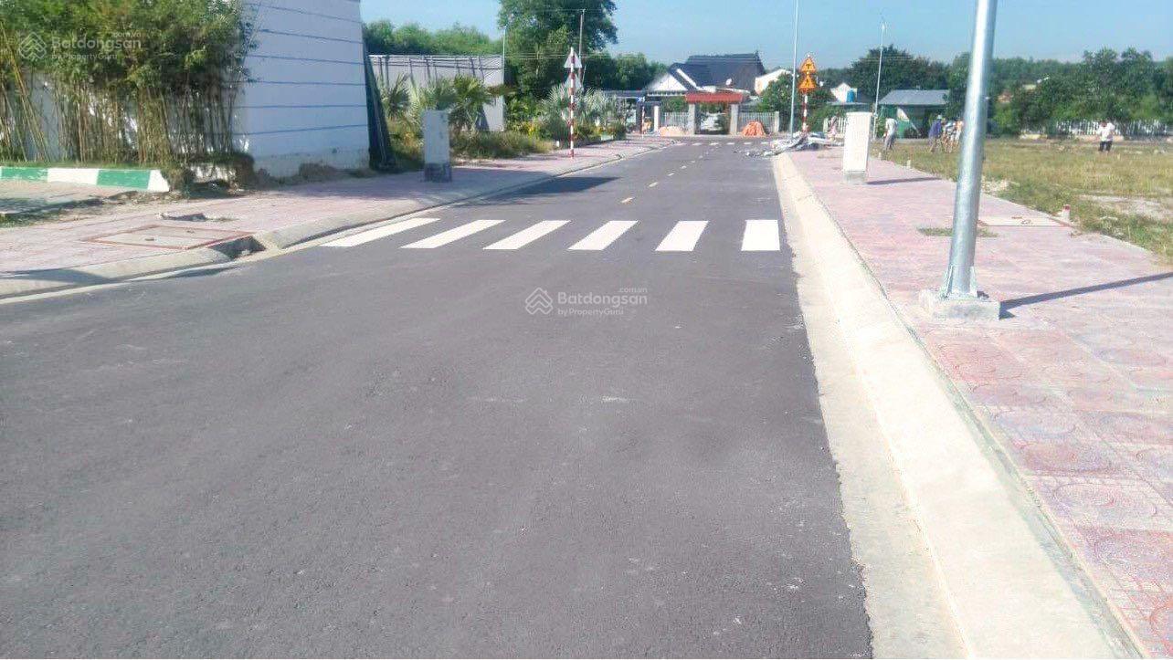 Tôi đang kẹt bán gấp lô 100m2 QL 51 - Long Thành - Đồng Nai, 3 tỷ 5 sổ sẵn.