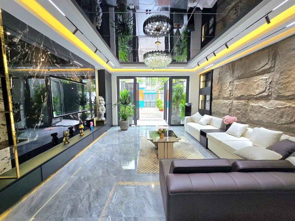 Phạm Hữu Lầu; 5x20m; nhà đẹp 4 tầng; tiện kinh doanh; xem nhà thích ngay