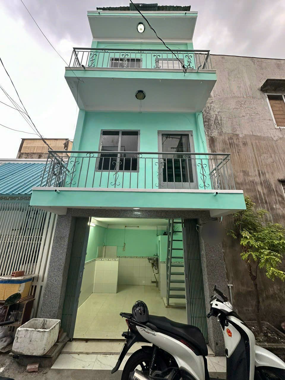 Nhà hẻm Liên Khu 16-18,Bình Trị Đông,Bình Tân dt 13.6m2 3 lầu 3pn 2wc giá 2ty100