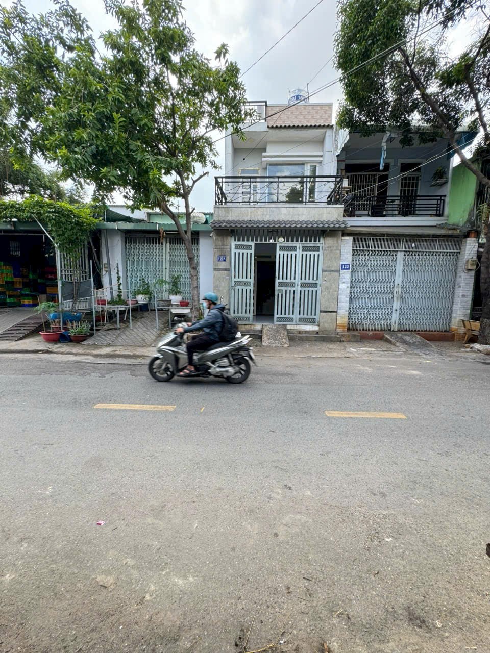 Nhà mặt tiền Lê Văn Quới, Bình Hưng Hòa A, Bình Tân dt 60m2 1 lầu 2pn, 2wc, giá