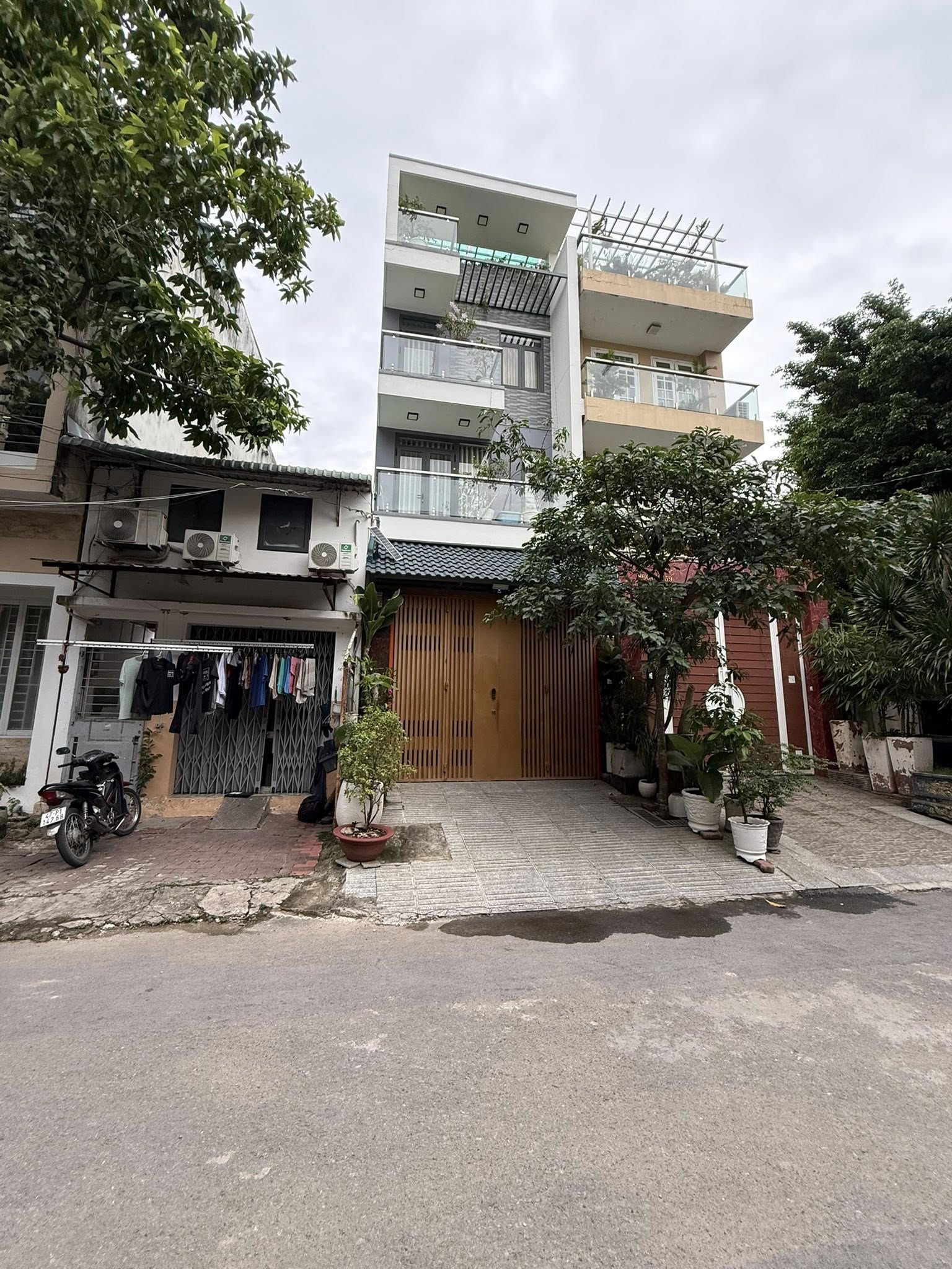 NHÀ 1 TRỆT 2 LẦU – 105M2 – 2 TỶ 5 – NGAY CHỢ TRUNG TÂM, LONG TRẠCH - LONG AN