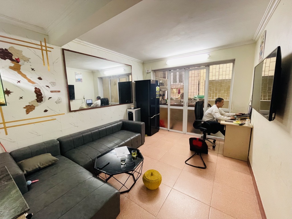 Bán nhà tam trinh 4 tầng dân xây lô góc cách phố 80M hoàng mai