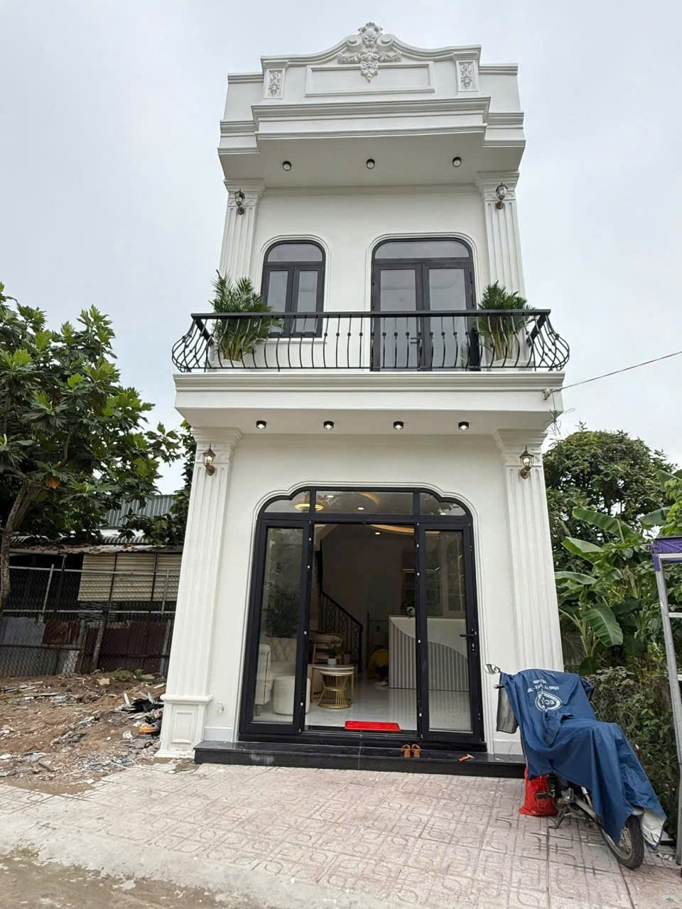 Phường 5. NHÀ MẶT TIỀN RẠCH BẠCH NHA, Trần Hưng Đạo vào chỉ 100 mét.