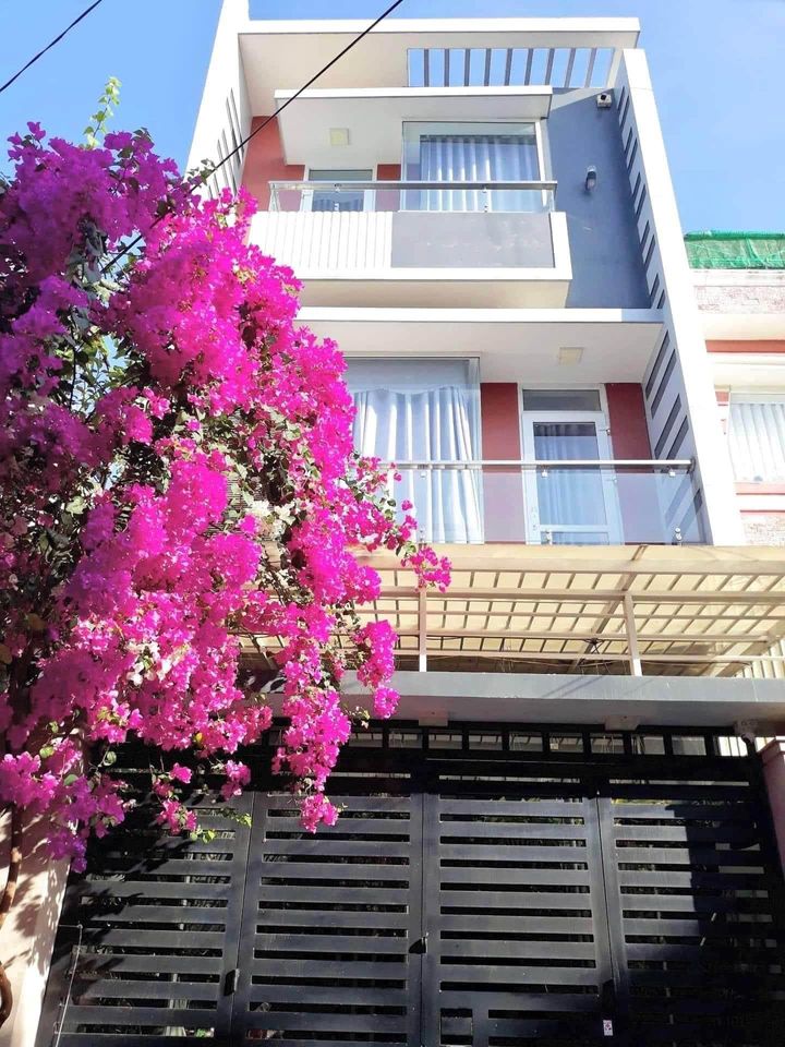 Ngang 4 dài 16 3 tầng, đường Phạm Văn Chiêu, giá chỉ 3.98 tỷ TL