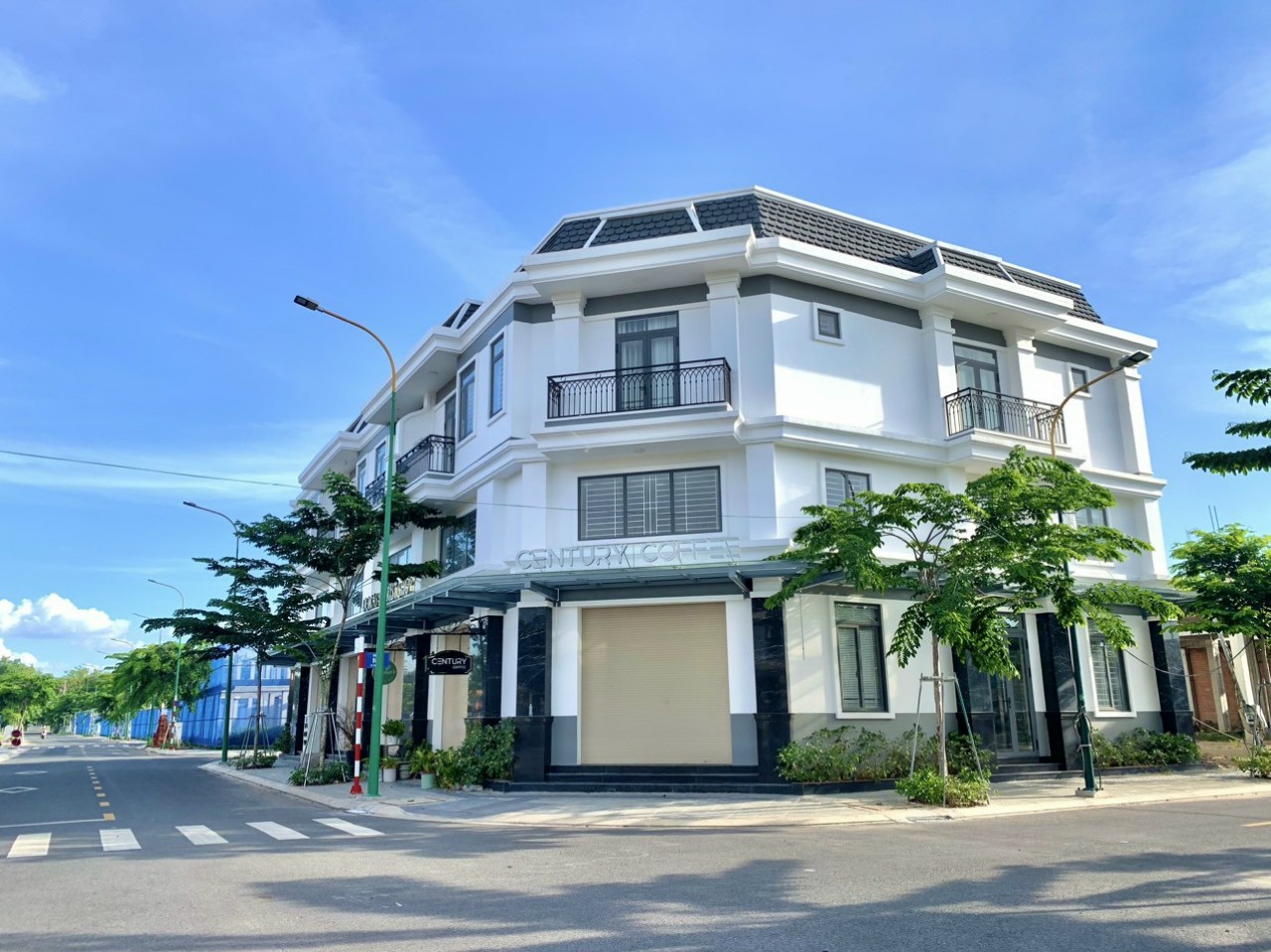 Bán nhà 1 trệt 1 lầu chỉ 2 tỷ/căn, dân cư hiện hữu, ngay kcn Mỹ Phước 3, Vsip 2.