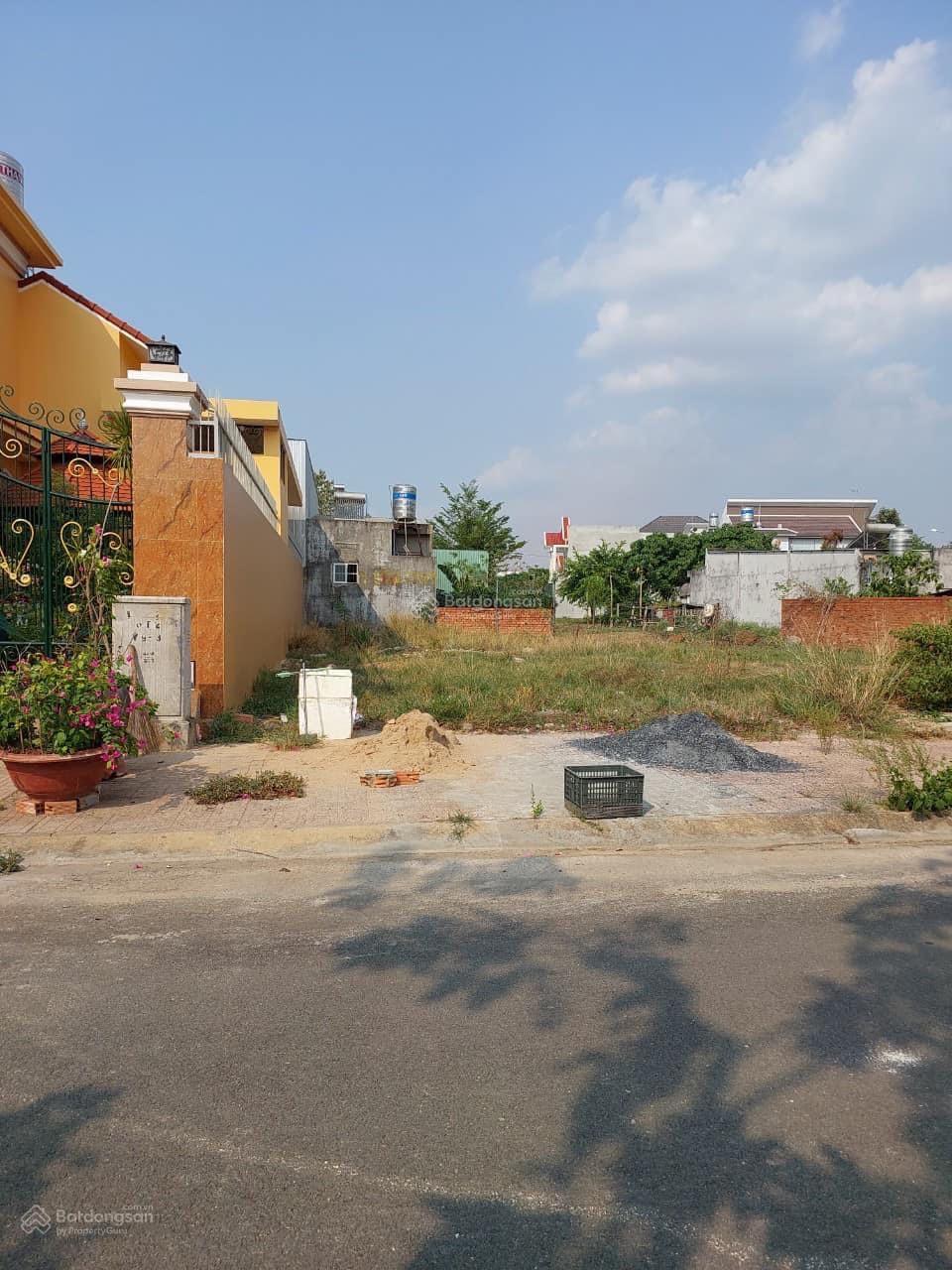 1 lô 250m2 - 2tỷ5 ra đường Bưng Môn chỉ 200m thổ cư 100%. Đường vào cổng SB