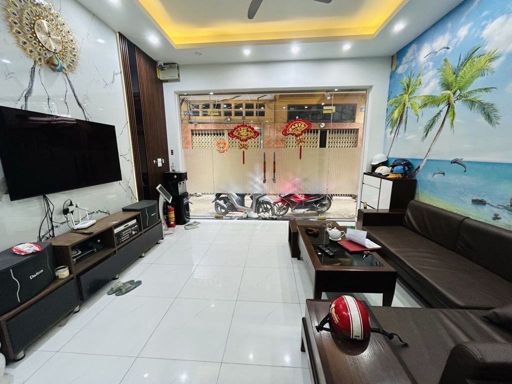 Bán siêu phẩm nhà phân ô yên lạc 5tầng thangmáy longlanh lô góc ôtô hai bà trưng