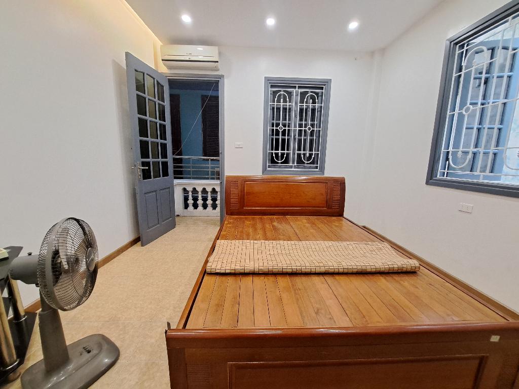 Bán nhà nguyễn đức cảnh 5 tầng ở ngay lô góc hoàng mai