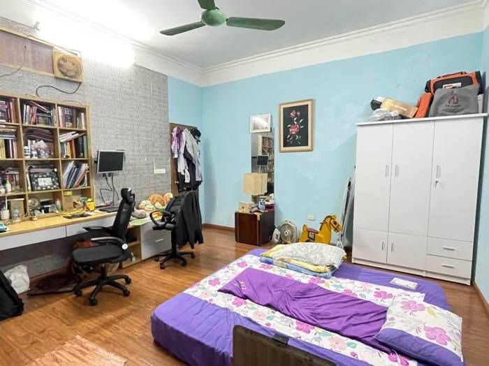 Ngõ 299 đường hoàng mai bán 82M tặng nhà lô góc 7 chỗ quay đầu kinh doanh