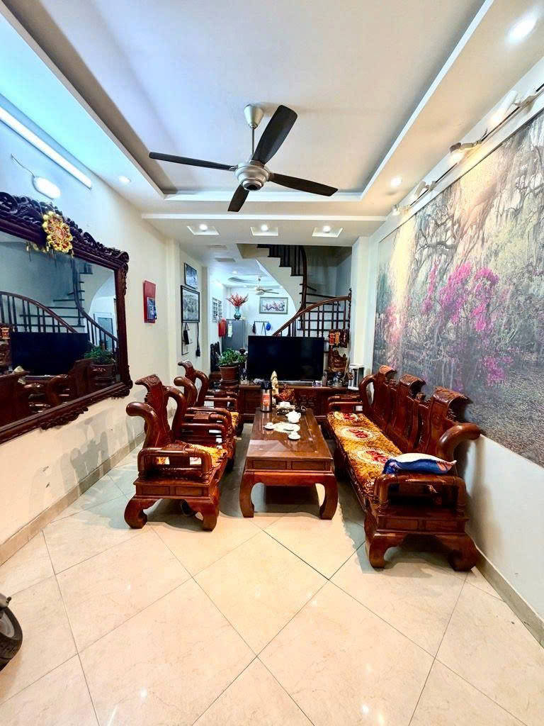 Bán nhà kim ngưu 5 tầng dân xây lô góc 3 thoáng 5M ô tô tránh hai bà trưng