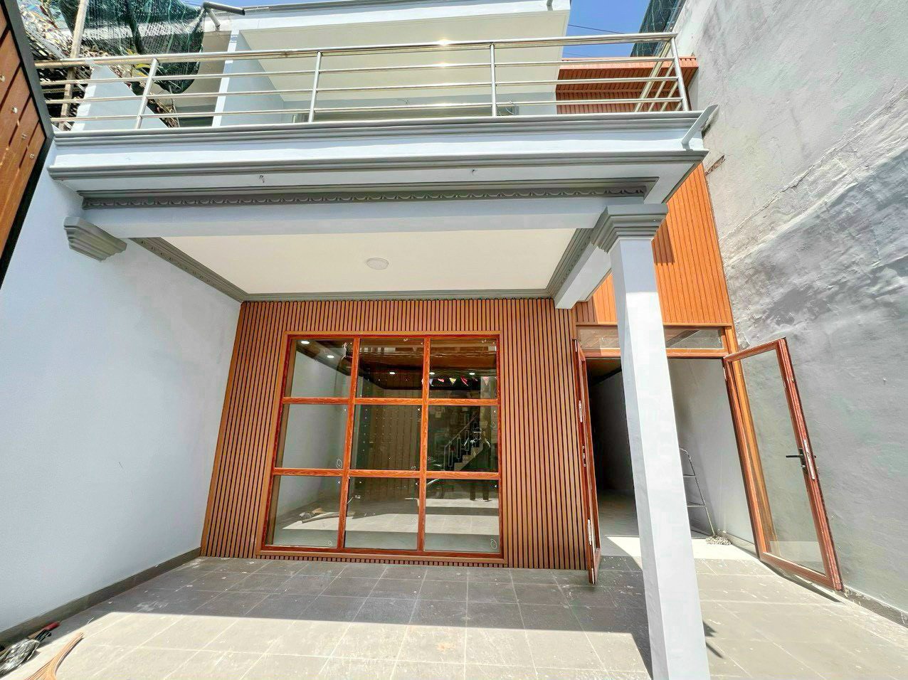 NHÀ 1 LẦU TK ĐẸP MT HXH 1135 HUỲNH TẤN PHÁT