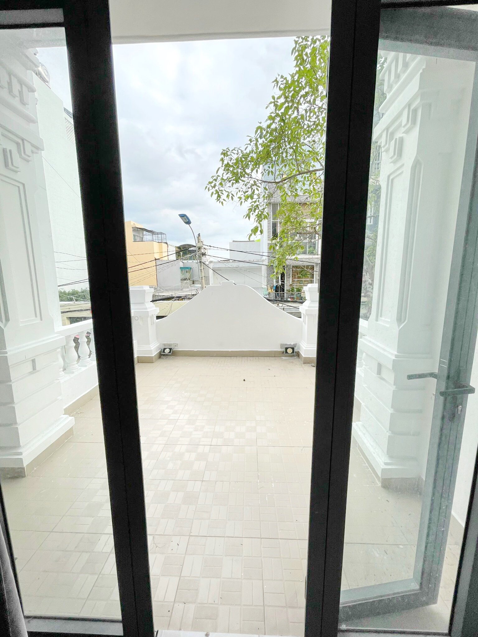 BÁN NHANH NHÀ ĐẸP 4 TẦNG MT ĐƯỜNG SỐ TÂN QUY - 11.8 TỶ