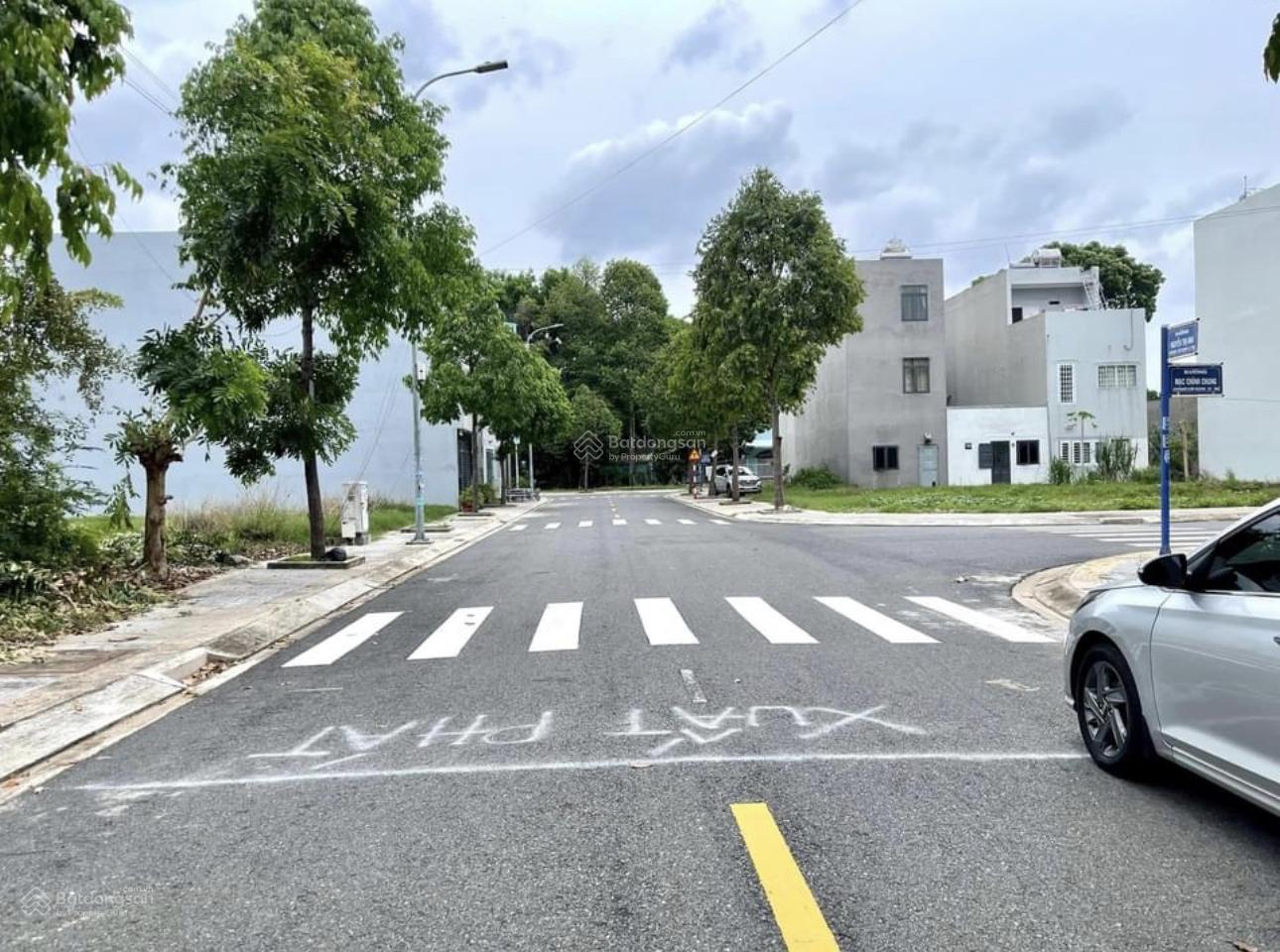 Cần bán nhanh lô đất 110m2 sổ sẵn ngay khu tái định cư Long Phước - Long Thành