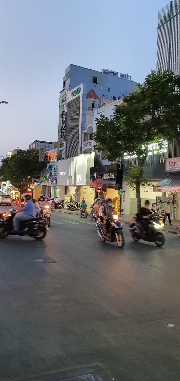 Nhà MT Nguyễn Duy Dương khu KD vàng bạc, Q5. 4,2x17m. 3 tầng. Giá 26 tỷ