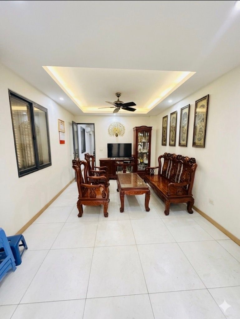 Bán 52M lạc trung tặng nhà lô góc phân lô ô tô vào nhà hai bà trưng