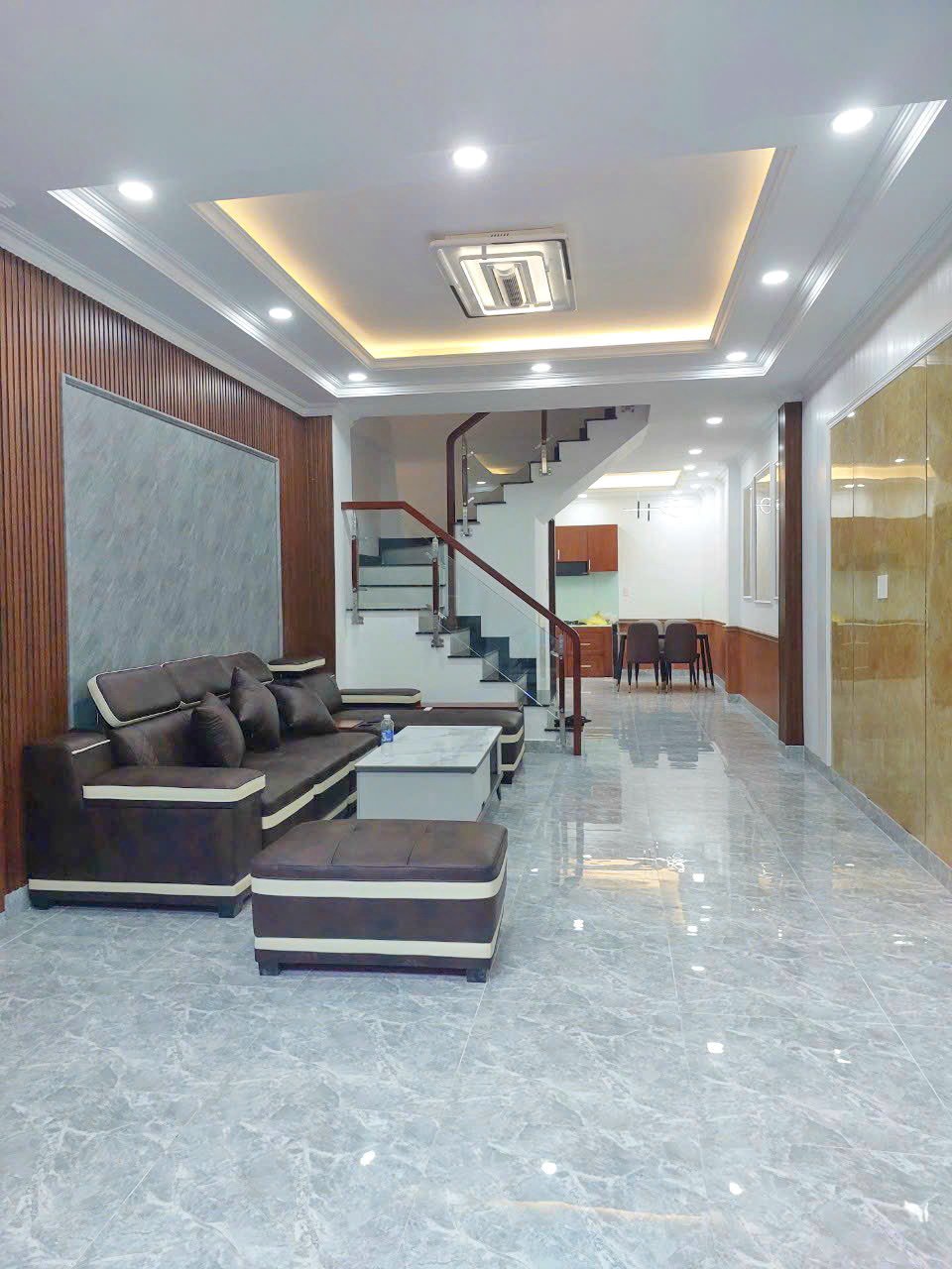 NHÀ ĐẸP 1 LẦU HẺM 118 NGUYỄN THỊ THẬP Q7