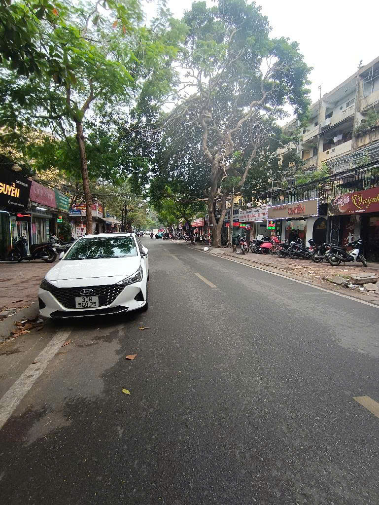 Bán nhà tập thể tầng 1 quỳnh mai 1 mặt phố 1 mặt ngõ kinh doanh ngày đêm HBT