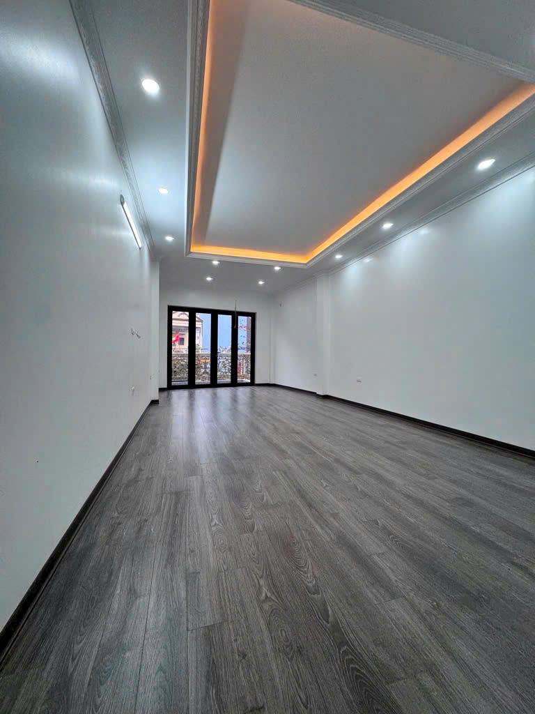 Bán nhà mặt phố lĩnh nam 5 tầng thang máy long lanh kinhdoanh ngày đêm hoàng mai