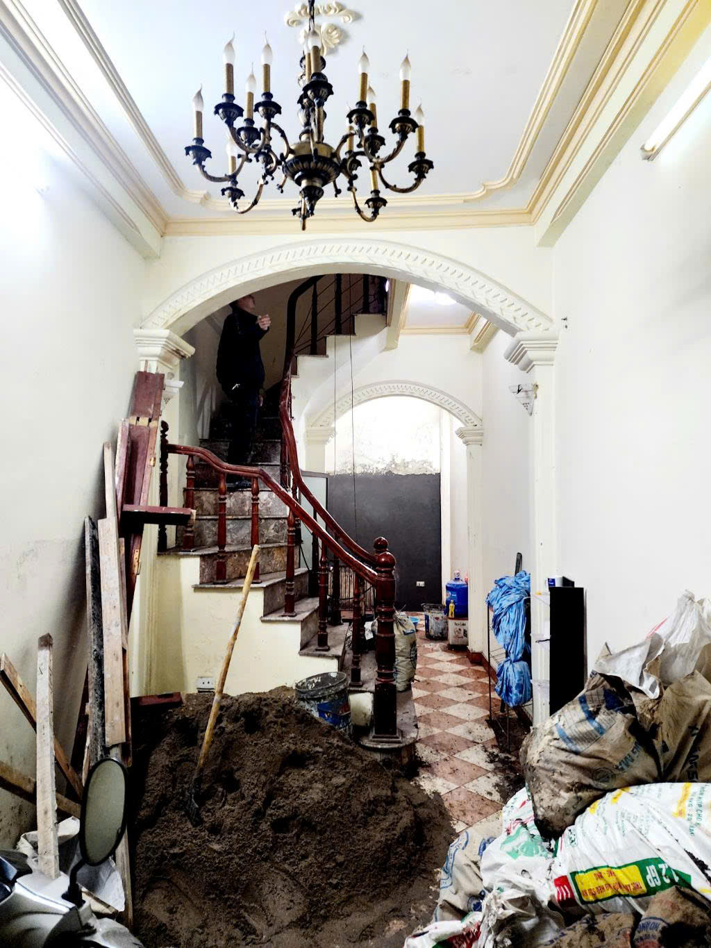 Nhỉnh 3 tỷ bán nhà 4 tầng dân xây ở ngay ngõ 197 đường hoàng mai