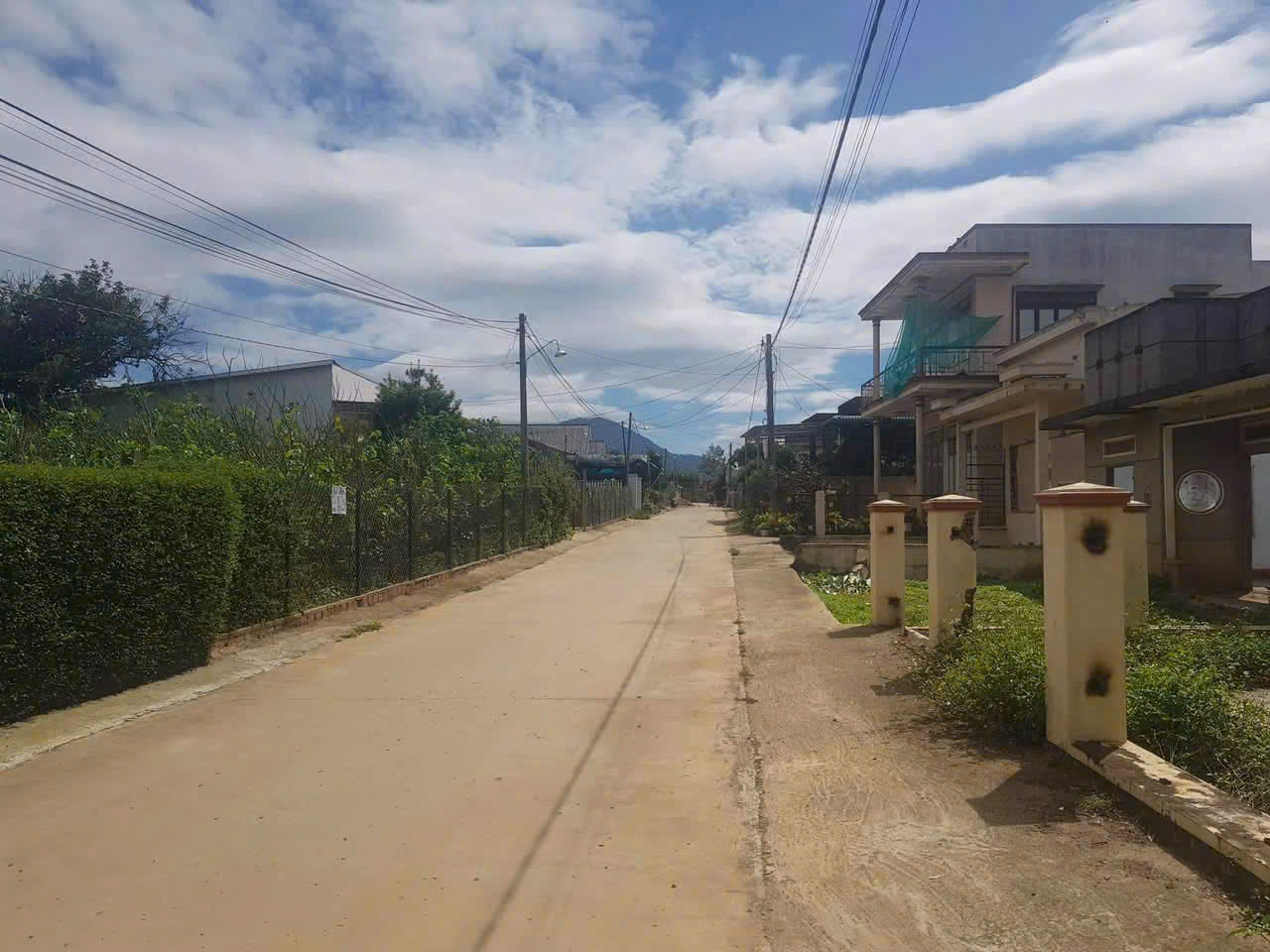 Đất hẻm xe tải quốc lộ 27 liên hiệp đức trọng ngay gần trung tâm, sân bay...