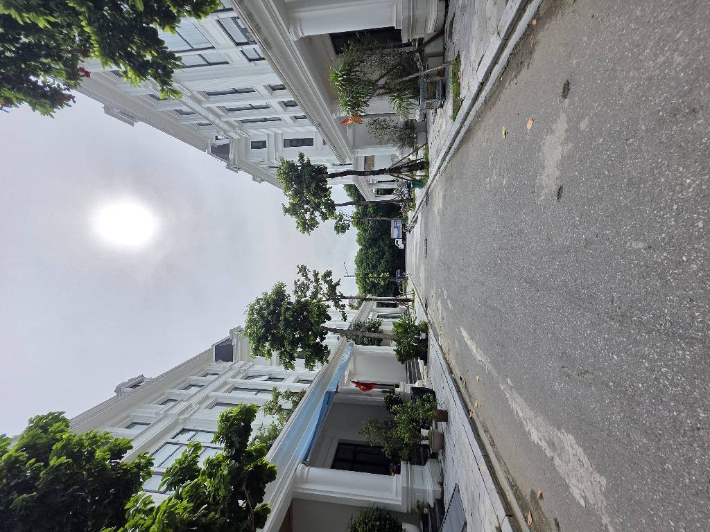 KĐT Louis city bán nhà 5 tầng long lanh vỉa hè 2 ô tô tải tránh hoàng mai