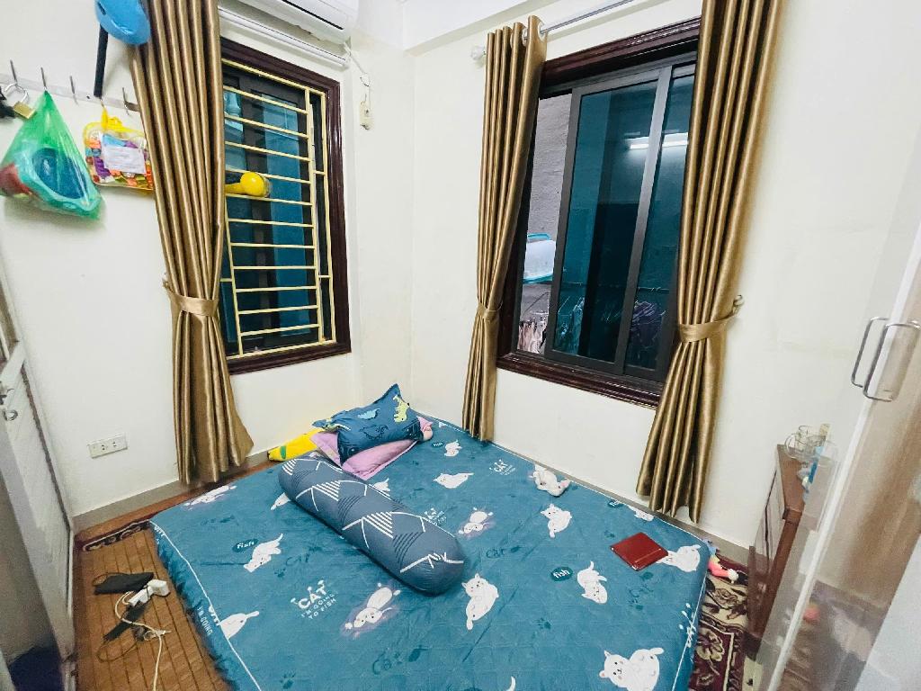 2,8 tỷ bán nhà bà triệu 5 tầng 10M ra phố hai bà trưng