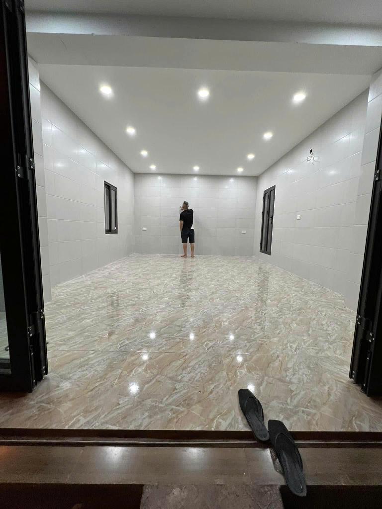 Bán nhà tập thể tầng 1 phố 8 tháng 3 ở ngay kinh doanh nhỏ hai bà trưng