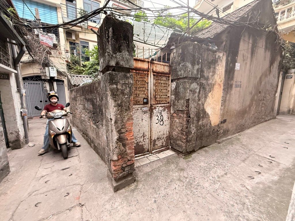 Bán đất trần khát chân 66M lô góc sát phố hai bà trưng