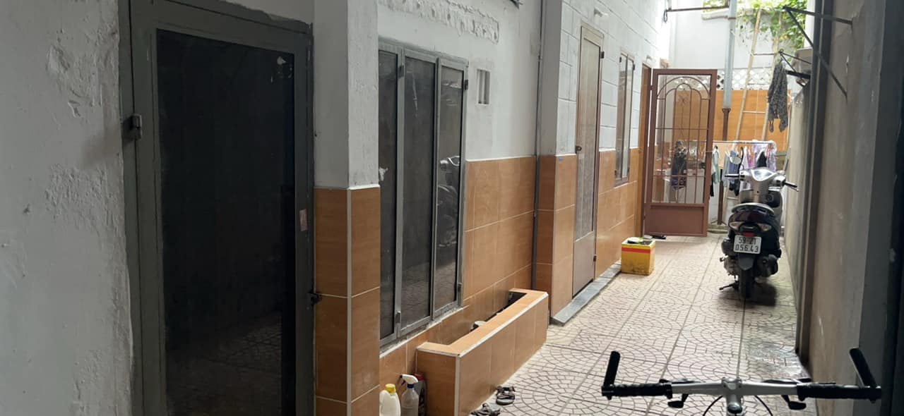 Nhà Quận 7 Gía Siêu Rẻ, Nhà 3 Tầng hơn 100m2 ĐẤT, Ngang bề thế 6m, Pháp lý chuẩn