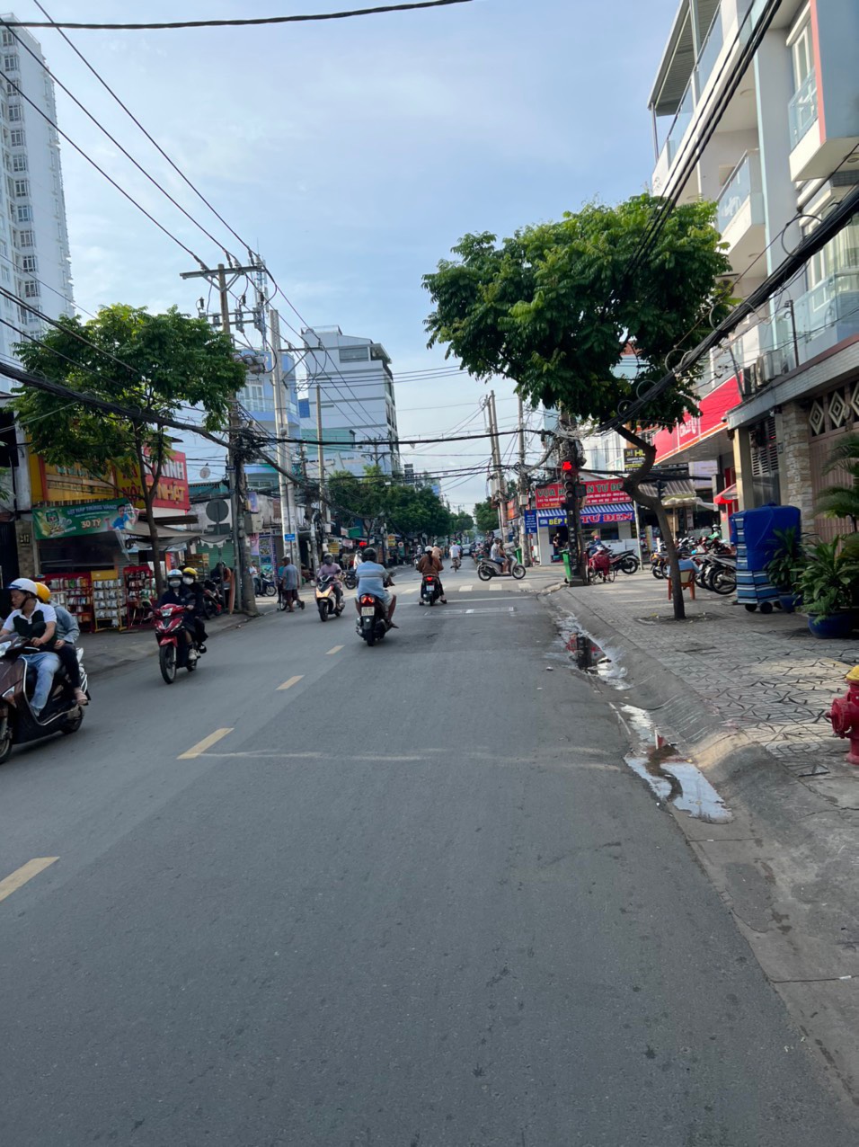 Bán nhà Mặt Tiền Trần Hưng Đạo P.10 Q.5 DT: 4.2x21m, 2 lầu ST giá: 25 tỷ TL