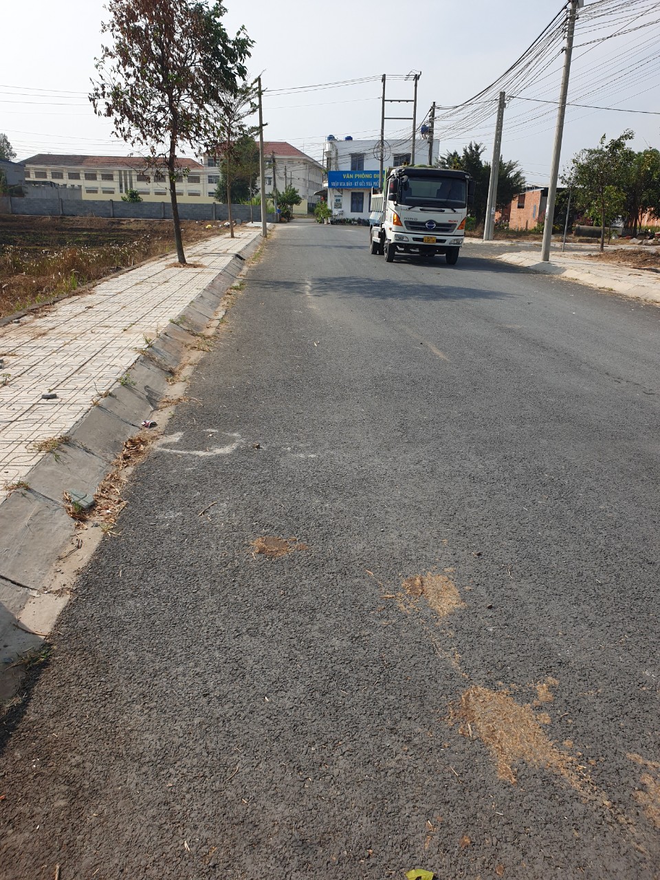 Bán lô góc 2 mặt tiền nhựa, đối diện trường học giá 1,590 tỷ tl