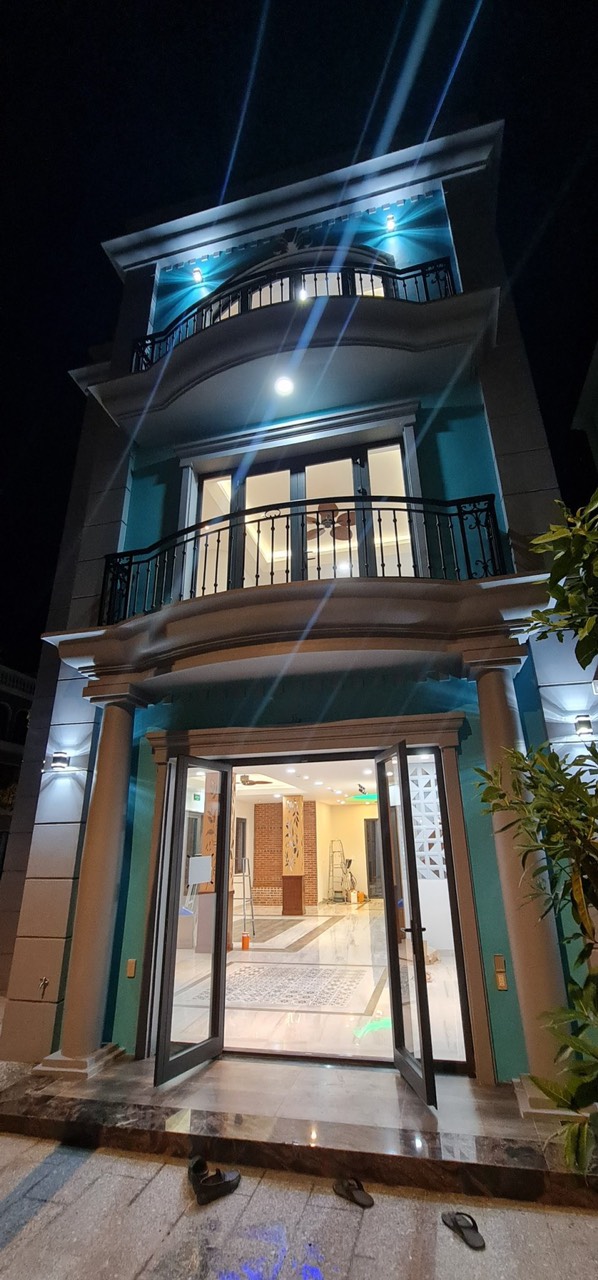 CHO THUÊ NHÀ 3 MẶT TIỀN LÀM VĂN PHÒNG