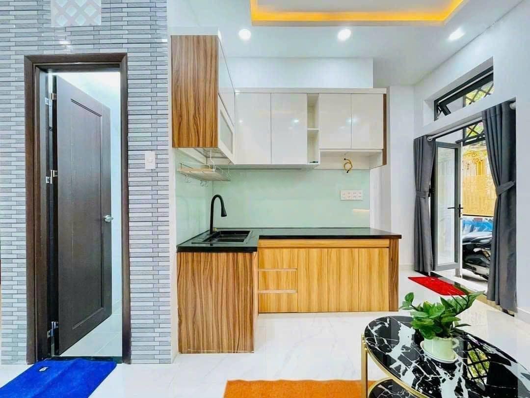 Bán nhà riêng 134/1... Cách Mạng Tháng Tám, 328m2. Giá cực tốt.