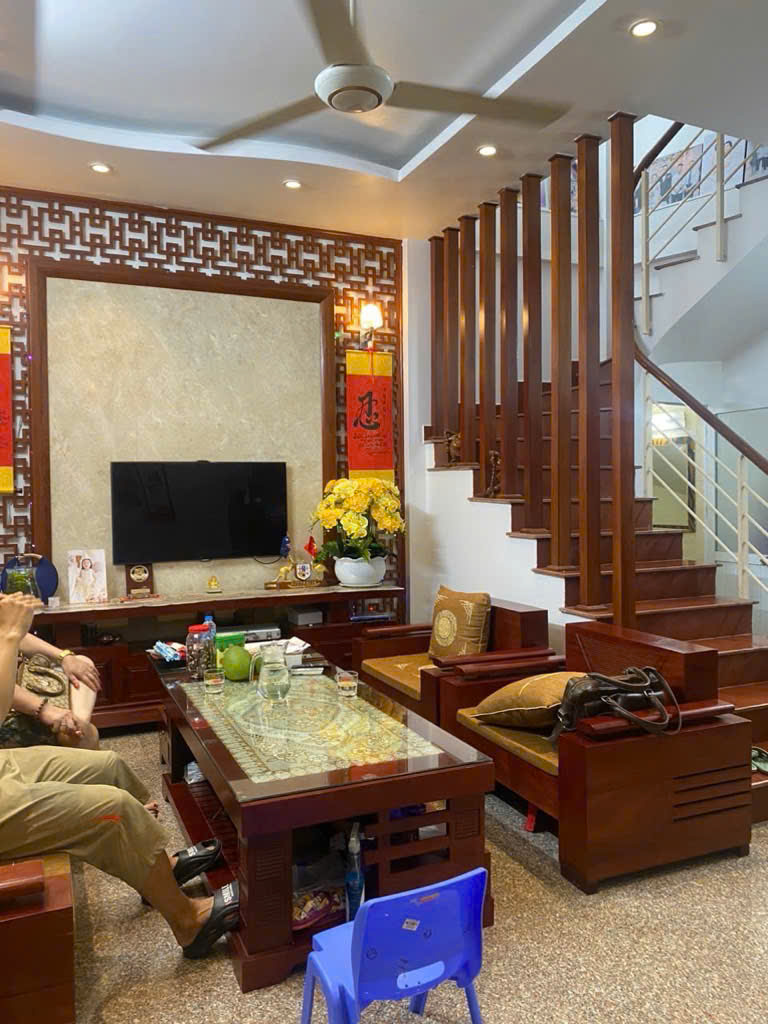 Đất đẹp Võng Thị – 45m², ngõ thông, gần Hồ Tây – giá chào 7.2 tỉ!