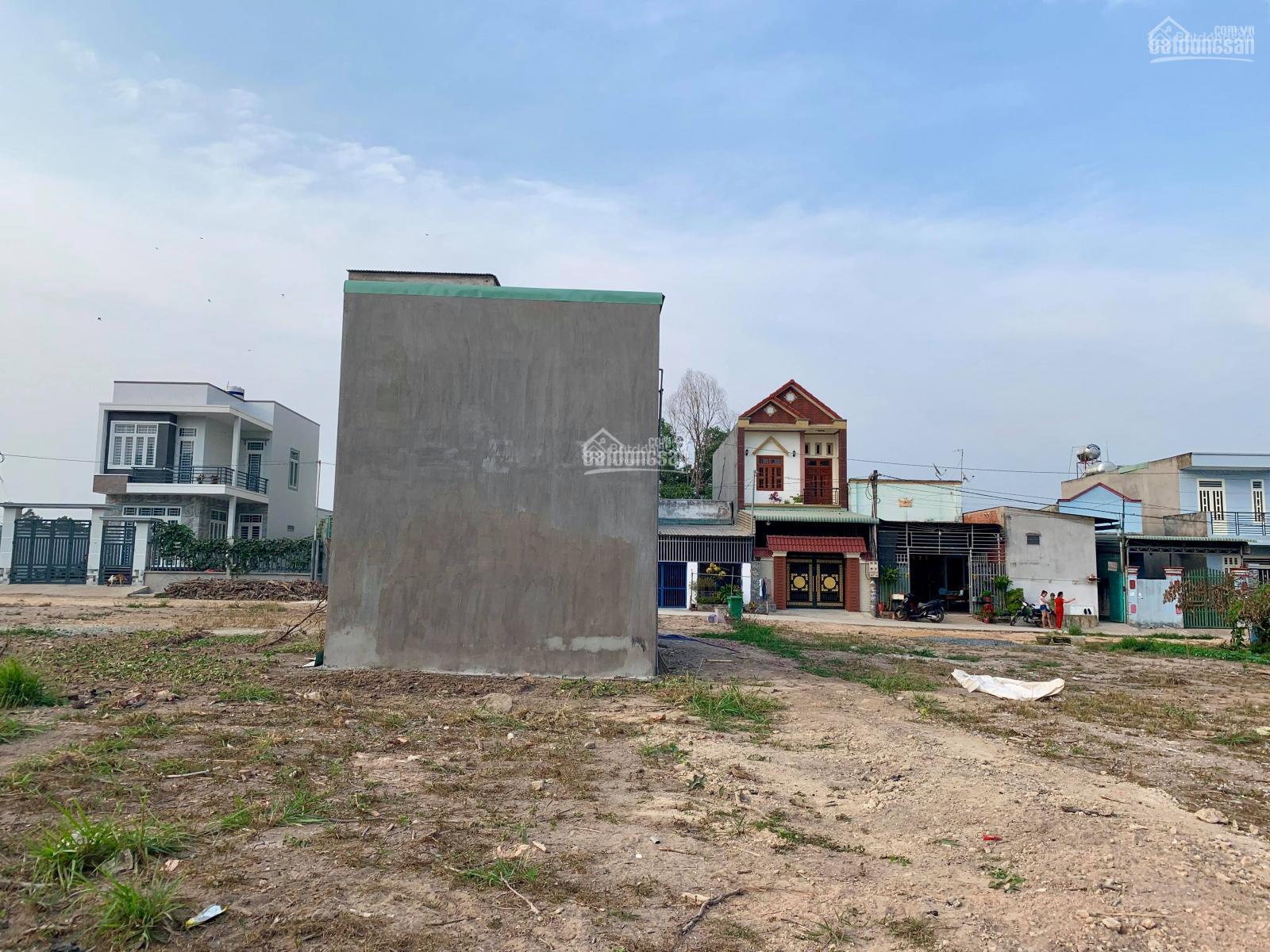 Cần tiền bán lô đất đối diện căn nhà màu đỏ trong ảnh, gần cafe Thuỷ Sinh