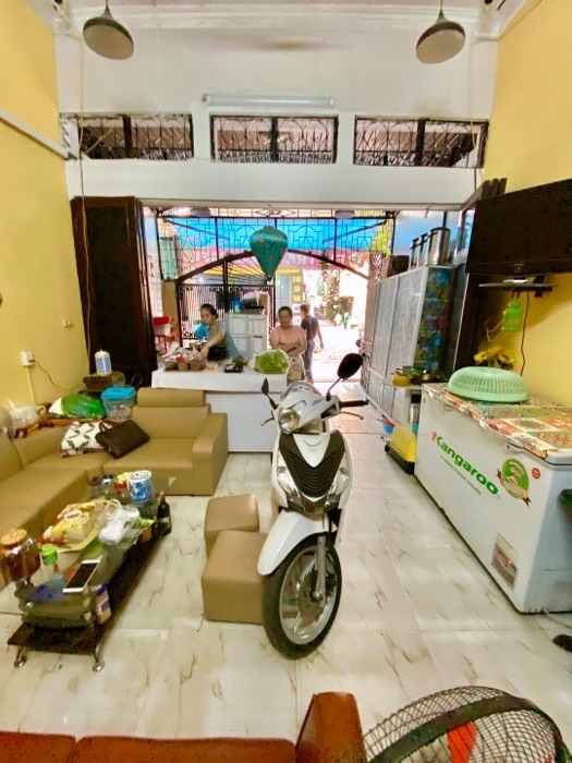 Nhà phố Trần Quốc Hoàn 75m2/54m2 4 tầng MT 4,7m  kinh doanh 19,3 tỷ