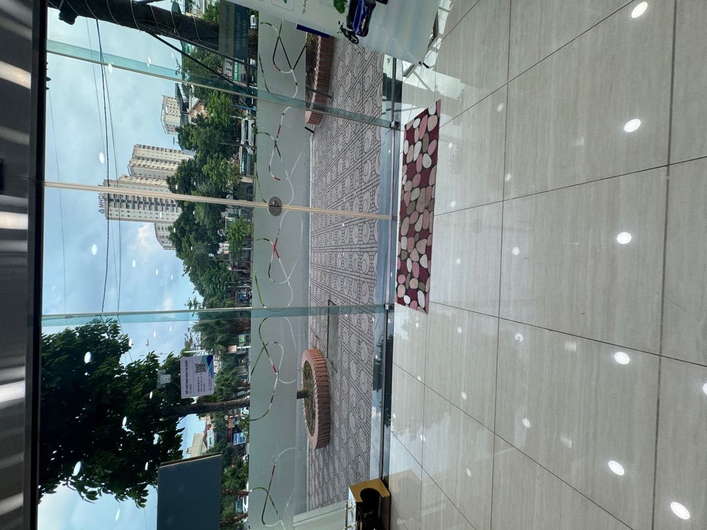 Bán 270M mặt phố cổ linh tặng nhà lô góc 3 mặt tiền long biên